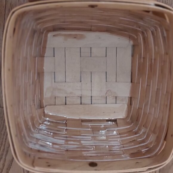 LONGABERGER BASKET WITH FRENCH COTTON TOWEL AND PLASTIC INSERT LINER 8 1/2" SQ - Picture 4 of 5